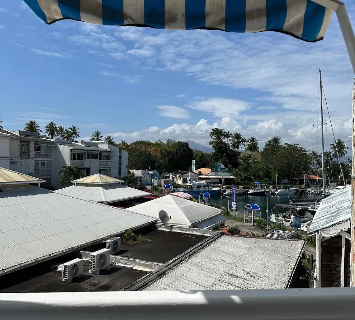 Charmant Studio A La Marina, 3Min A Pieds De La Plage! Ле-Труаз-Иле 0*,